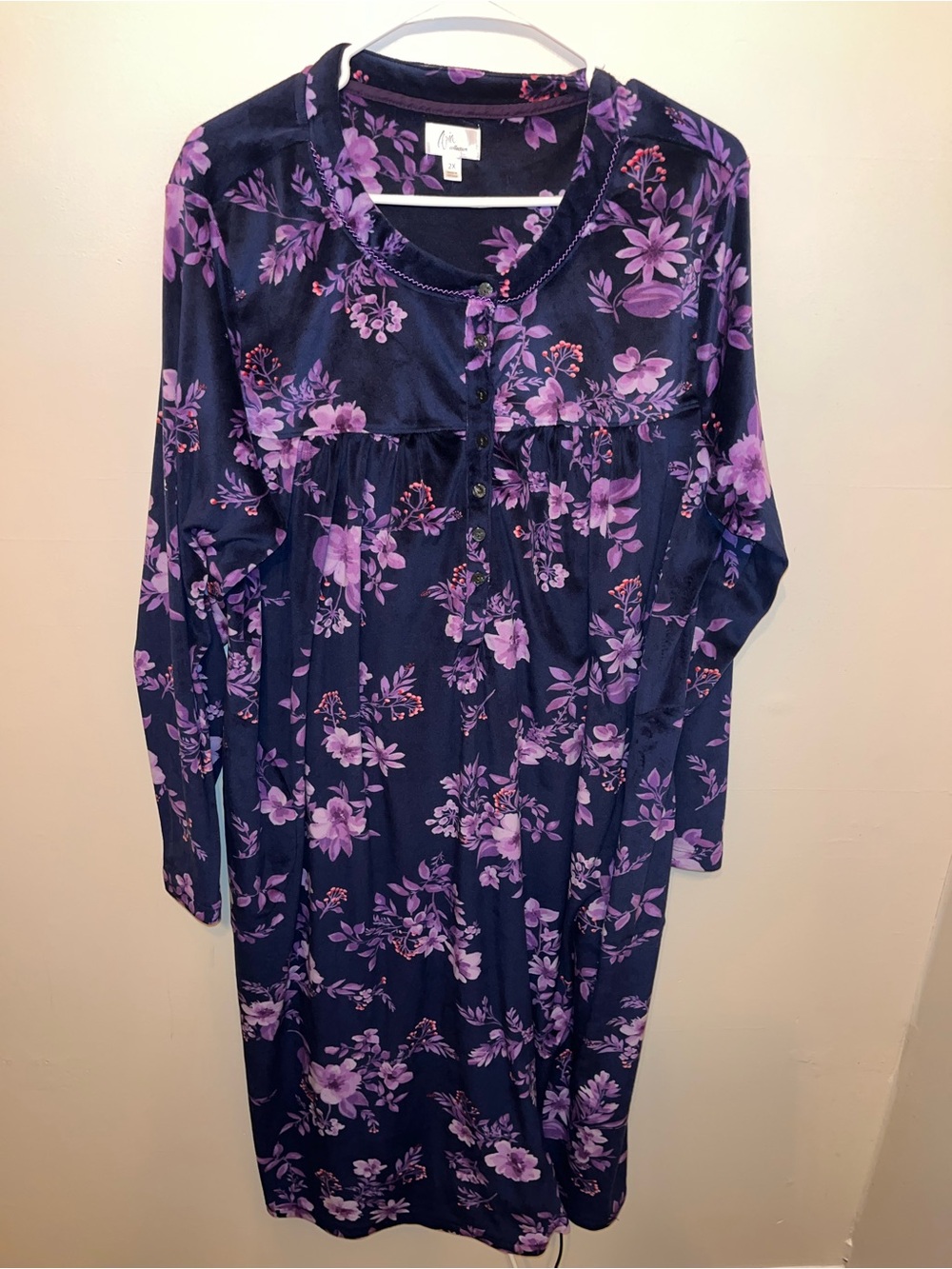 Aria Women’s Long Sleeve Stretch Velour 44" Sleepwear Nightgown Size 2X Purple